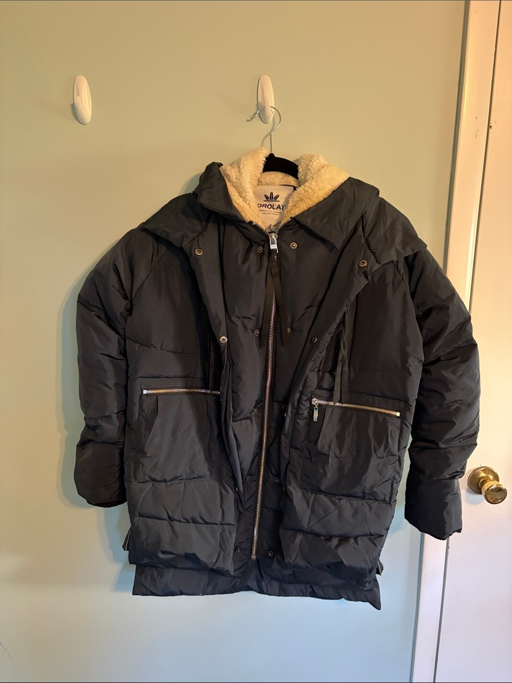 Orolay heavy puffer coat with fleece lined hood, size Large